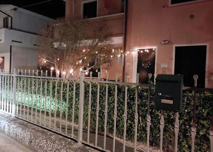 A 2 Passi Dal Mare 펜션 *